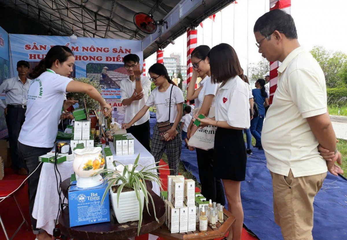 Còn nhiều “rào cản” cho tinh dầu tràm Huế