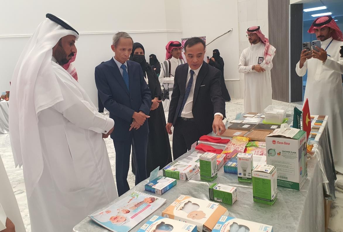 Xung lực mới thúc đẩy hợp tác, đầu tư về năng lượng giữa Việt Nam và Ả-rập Xê-út Xung lực mới thúc đẩy hợp tác, đầu tư về năng lượng giữa Việt Nam và Ả-rập Xê-út