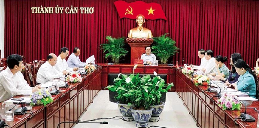 Lãnh đạo TP. Cần Thơ họp thông qua kết quả Giải Giải báo chí về xây dựng Đảng (Giải Búa Liềm Vàng) TP Cần Thơ lần thứ III - năm 2024 Lãnh đạo TP. Cần Thơ họp thông qua kết quả Giải Giải báo chí về xây dựng Đảng (Giải Búa Liềm Vàng) TP Cần Thơ lần thứ III - năm 2024