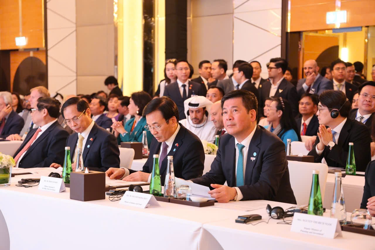 Thủ tướng Phạm Minh Chính dự Tọa đàm doanh nghiệp Việt Nam-UAE Thủ tướng Phạm Minh Chính dự Tọa đàm doanh nghiệp Việt Nam-UAE