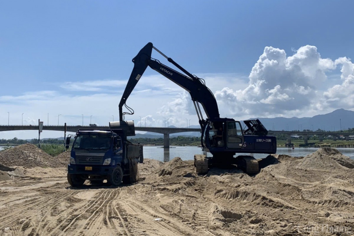 Tỉnh Quảng Nam tăng cường quản lý nhà nước trong đấu giá khai thác khoáng sản sau vụ mỏ cát ĐB2B Tỉnh Quảng Nam tăng cường quản lý nhà nước trong đấu giá khai thác khoáng sản sau vụ mỏ cát ĐB2B