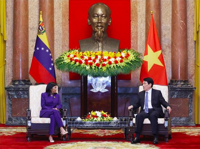 Chủ tịch nước Lương Cường tiếp Phó Tổng thống thường trực Cộng hòa Bolivar Venezuela Delcy Rodríguez Gómez. Ảnh: Lâm Khánh/TTXVN Chủ tịch nước Lương Cường tiếp Phó Tổng thống thường trực Cộng hòa Bolivar Venezuela Delcy Rodríguez Gómez. Ảnh: Lâm Khánh/TTXVN