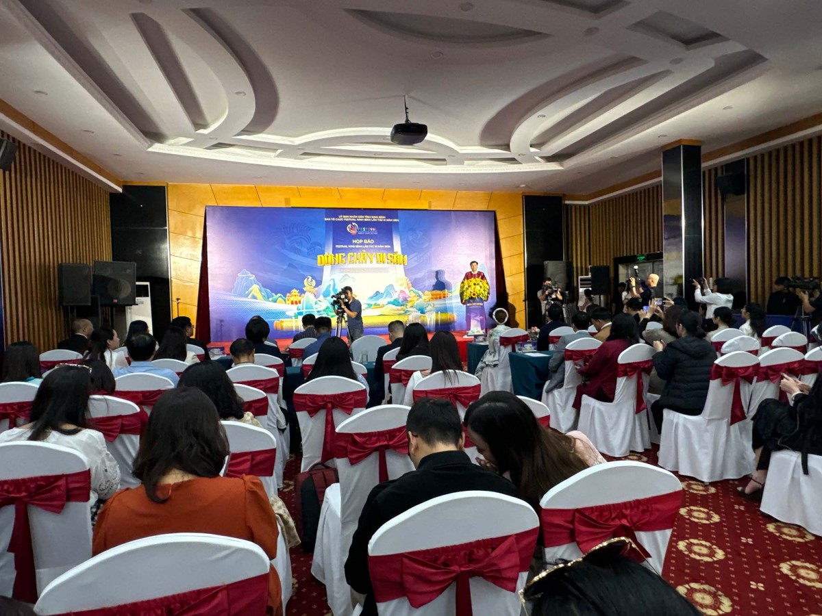 Ban tổ chức Festival Ninh Bình, UBND tỉnh Ninh Bình tổ chức Họp báo thông tin về Festival Ninh Bình lần thứ III với chủ đề “Dòng chảy di sản”. Ban tổ chức Festival Ninh Bình, UBND tỉnh Ninh Bình tổ chức Họp báo thông tin về Festival Ninh Bình lần thứ III với chủ đề “Dòng chảy di sản”.
