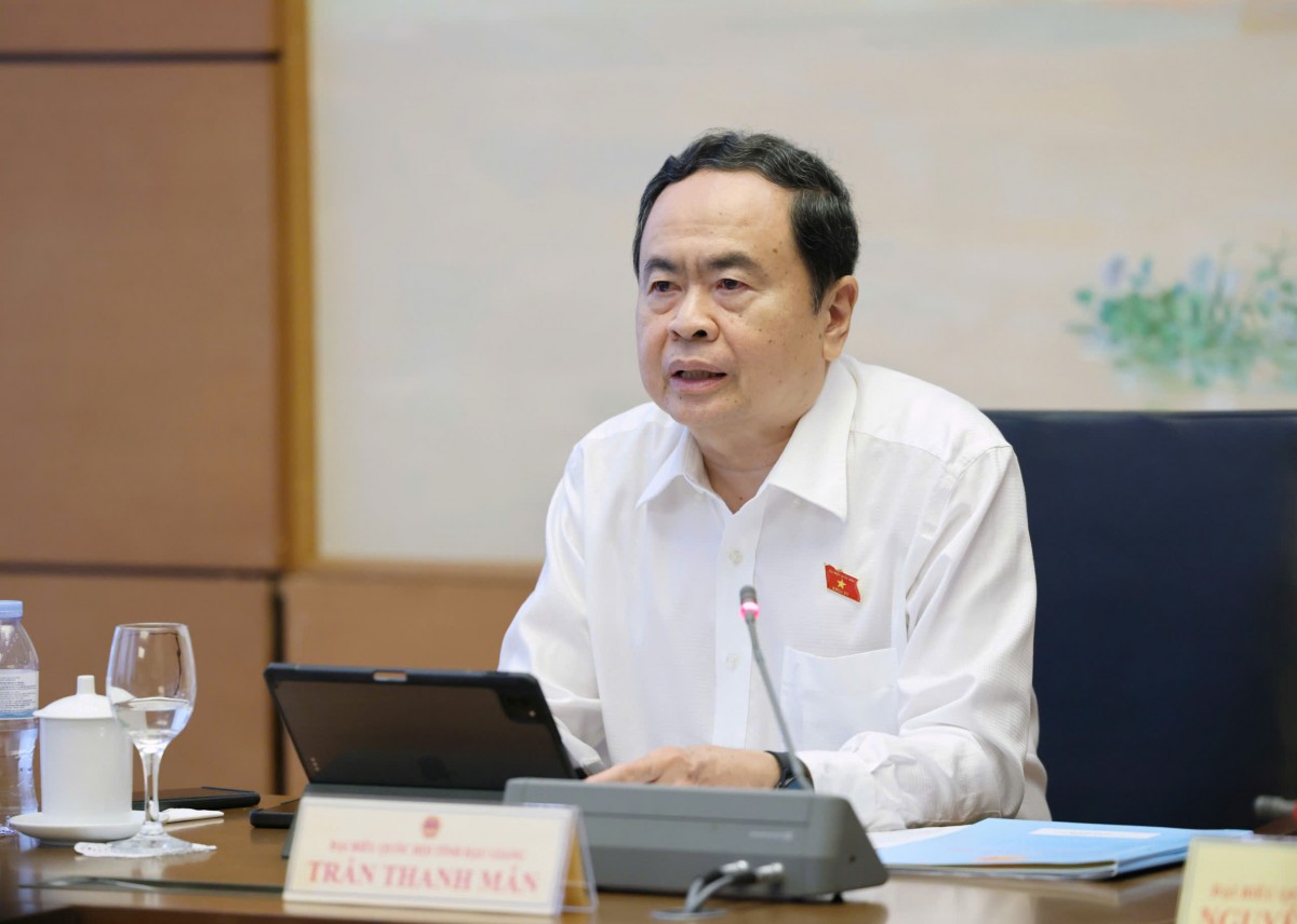 Chủ tịch Quốc hội Trần Thanh Mẫn phát biểu tại phiên thảo luận Tổ Chủ tịch Quốc hội Trần Thanh Mẫn phát biểu tại phiên thảo luận Tổ