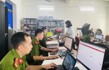 Đông Triều (Quảng Ninh): Người dân được hỗ trợ tối đa chuyển đổi giấy tờ và các thủ tục hành chính