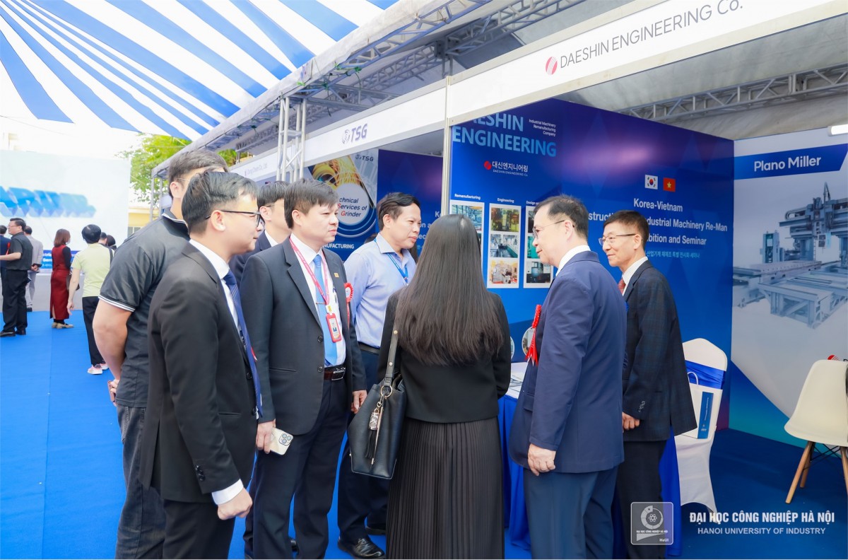 HaUI hợp tác với Hàn Quốc trong tái sản xuất máy công nghiệp và xây dựng HaUI hợp tác với Hàn Quốc trong tái sản xuất máy công nghiệp và xây dựng