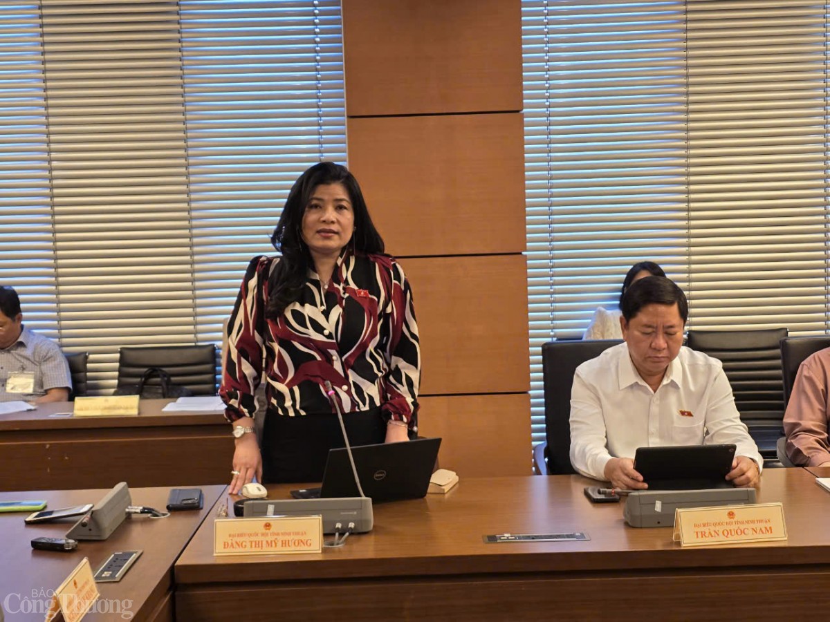 Hoàn thiện thể chế nhằm giải phóng nguồn lực trong đầu tư Hoàn thiện thể chế nhằm giải phóng nguồn lực trong đầu tư