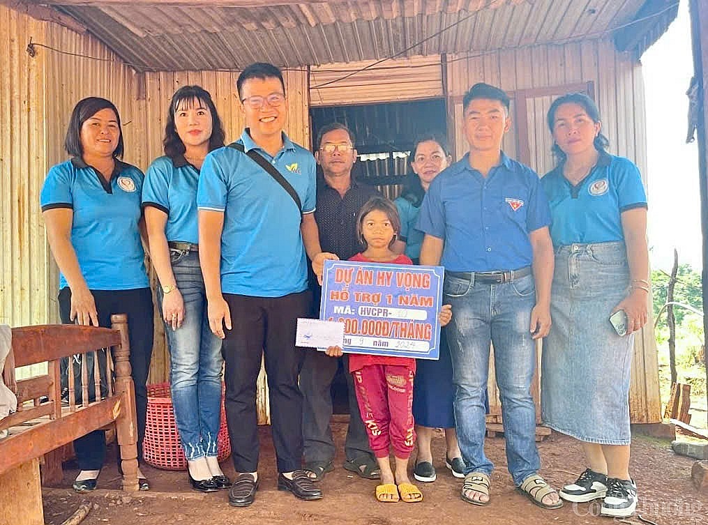 Nâng bước học trò nghèo nơi rẻo cao Chư Prông