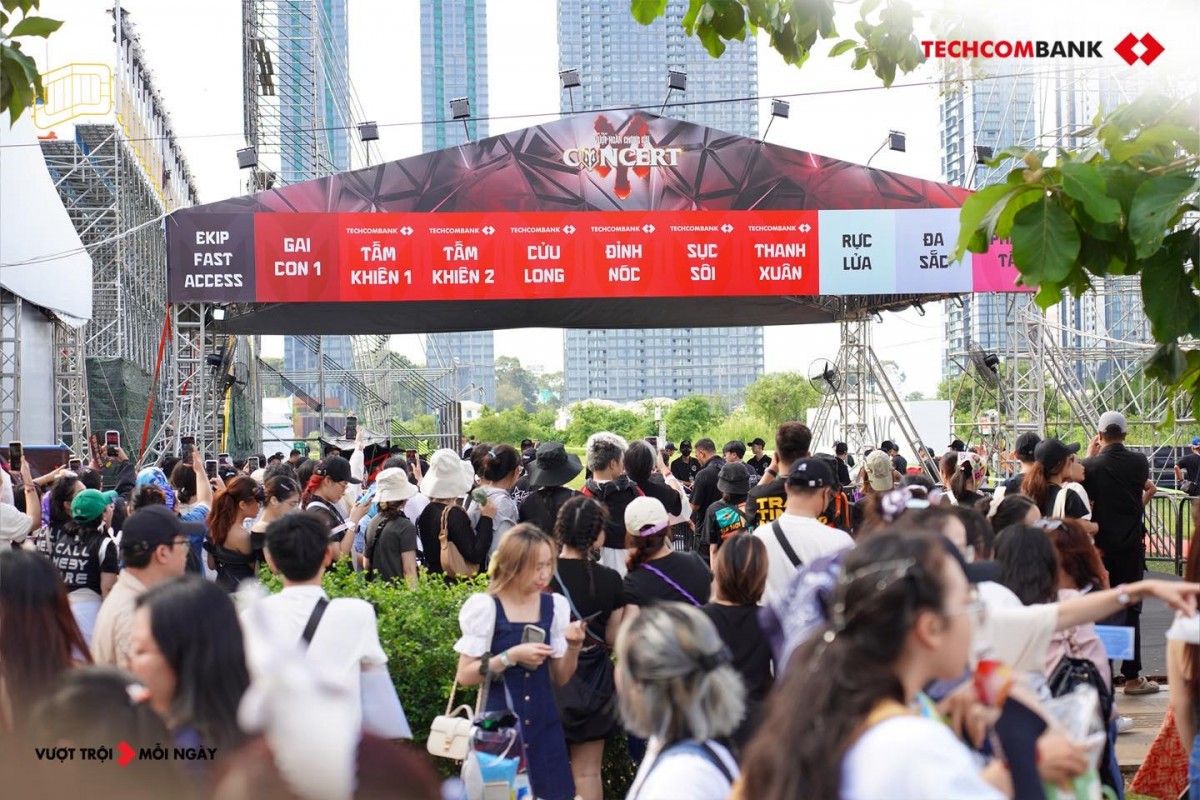 Màn kết hợp đặc sắc giữa âm nhạc nghệ thuật truyền thống với phong cách âm nhạc hiện đại. Ảnh: Techcombank Màn kết hợp đặc sắc giữa âm nhạc nghệ thuật truyền thống với phong cách âm nhạc hiện đại. Ảnh: Techcombank