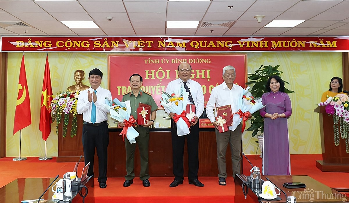 Bình Dương trao quyết định điều động, bổ nhiệm cán bộ chủ chốt Bình Dương trao quyết định điều động, bổ nhiệm cán bộ chủ chốt