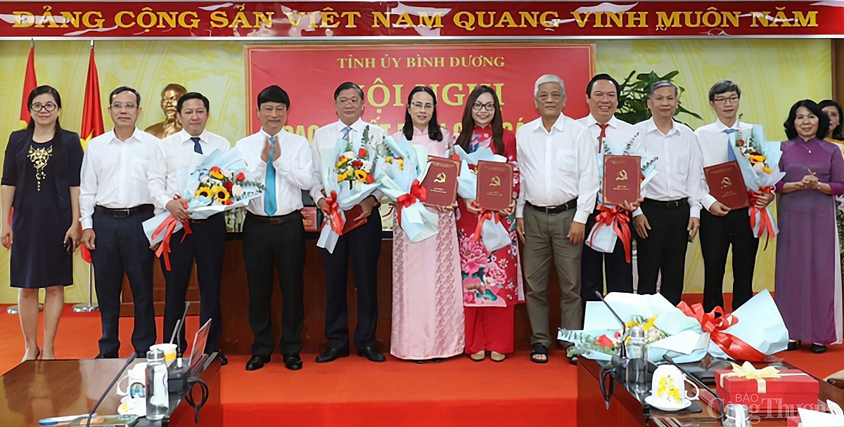 Bình Dương trao quyết định điều động, bổ nhiệm cán bộ chủ chốt Bình Dương trao quyết định điều động, bổ nhiệm cán bộ chủ chốt