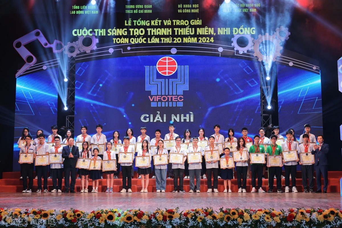Trao Giải Cuộc thi sáng tạo thanh thiếu niên, nhi đồng toàn quốc 2024 Trao Giải Cuộc thi sáng tạo thanh thiếu niên, nhi đồng toàn quốc 2024