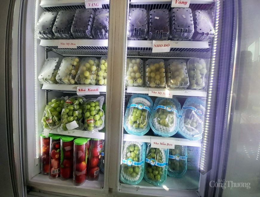 Nho sữa Trung Quốc bị Thái Lan cảnh báo được bán tràn lan ở TP. Hồ Chí Minh Nho sữa Trung Quốc bị Thái Lan cảnh báo được bán tràn lan ở TP. Hồ Chí Minh