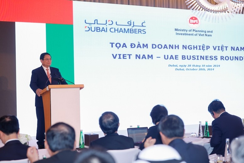 Thủ tướng dự tọa đàm doanh nghiệp Việt Nam – UAE - Ảnh: VGP/Nhật Bắc Thủ tướng dự tọa đàm doanh nghiệp Việt Nam – UAE - Ảnh: VGP/Nhật Bắc