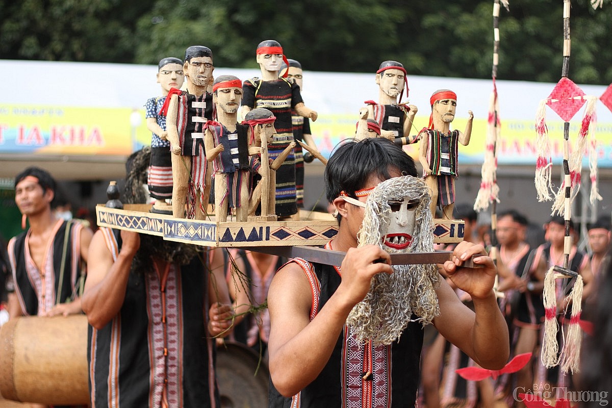 Mãn nhãn với những tiết mục biểu diễn tại Liên hoan Văn hóa cồng chiêng huyện Ia Grai, Gia Lai