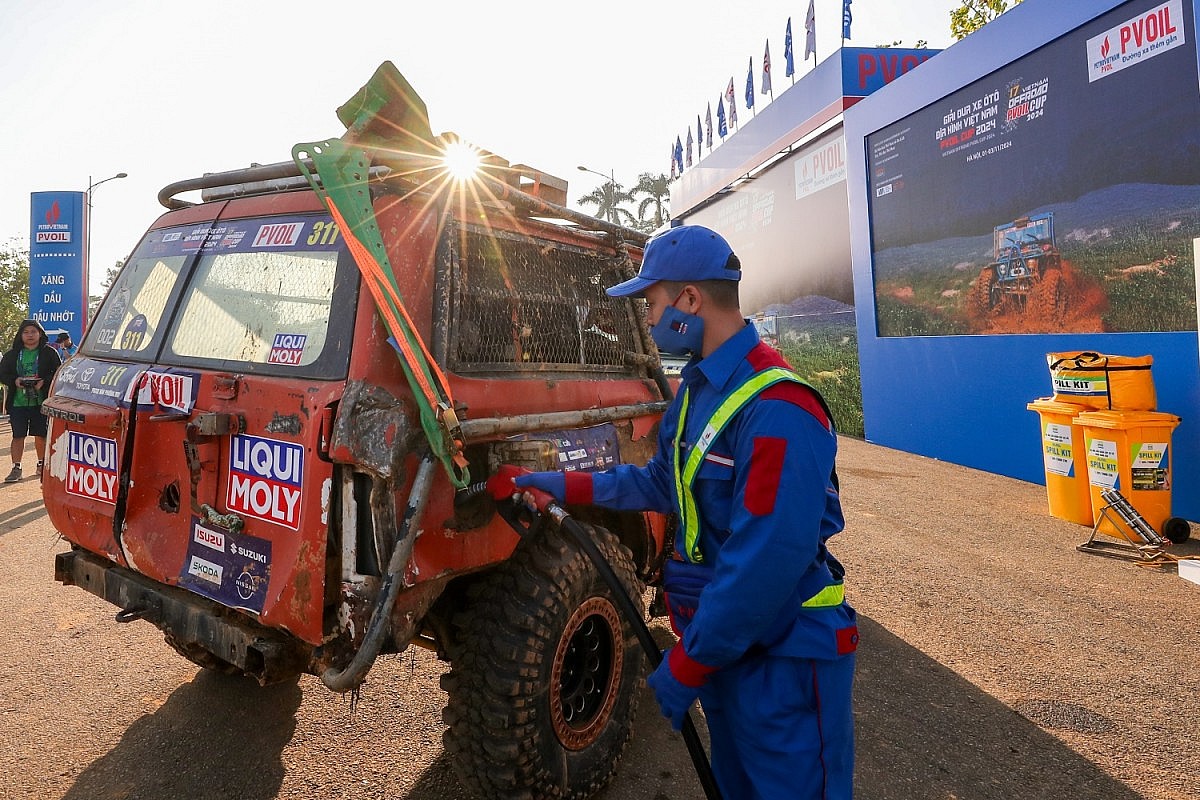 Với vai trò là nhà đồng hành, tài trợ tên giải, PVOIL hỗ trợ cho giải đua nhiên liệu Với vai trò là nhà đồng hành, tài trợ tên giải, PVOIL hỗ trợ cho giải đua nhiên liệu