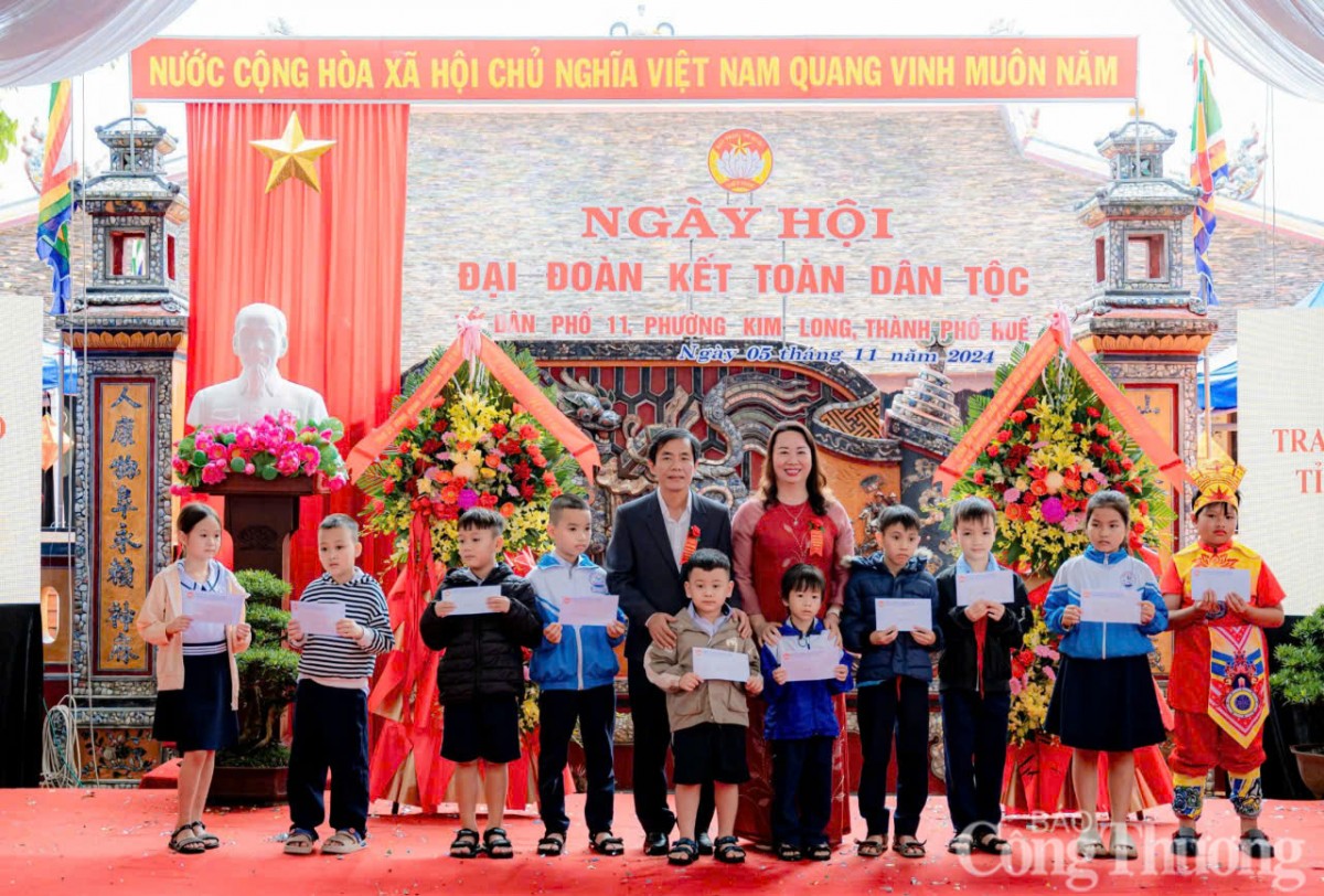 Uỷ viên Bộ Chính trị Nguyễn Xuân Thắng tham dự Ngày hội Đại đoàn kết tại Thừa Thiên Huế Uỷ viên Bộ Chính trị Nguyễn Xuân Thắng tham dự Ngày hội Đại đoàn kết tại Thừa Thiên Huế