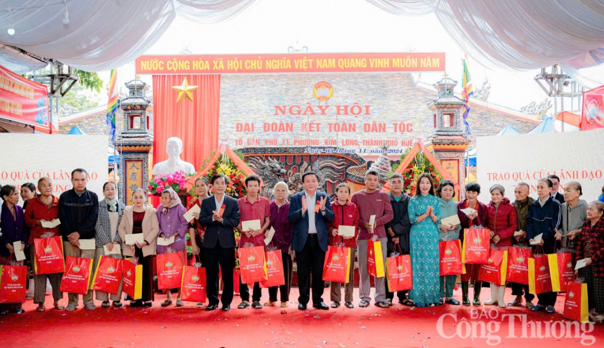 Uỷ viên Bộ Chính trị Nguyễn Xuân Thắng tham dự Ngày hội Đại đoàn kết tại Thừa Thiên Huế Uỷ viên Bộ Chính trị Nguyễn Xuân Thắng tham dự Ngày hội Đại đoàn kết tại Thừa Thiên Huế