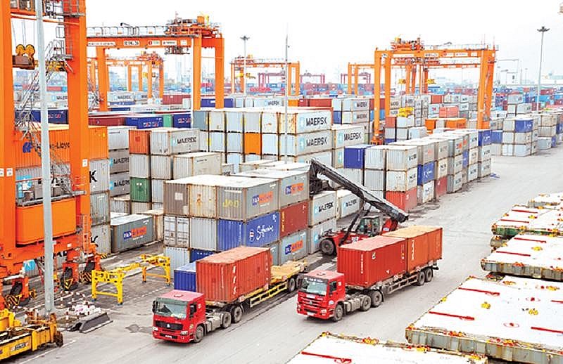 Việt Nam tiếp tục xuất siêu, có 31 mặt hàng xuất khẩu đạt trên 1 tỷ USD Việt Nam tiếp tục xuất siêu, có 31 mặt hàng xuất khẩu đạt trên 1 tỷ USD