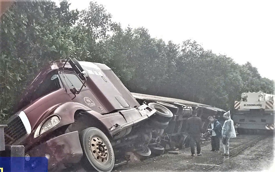 2 vụ tai nạn liên quan đến xe container xảy ra tại tỉnh Hà Tĩnh 2 vụ tai nạn liên quan đến xe container xảy ra tại tỉnh Hà Tĩnh