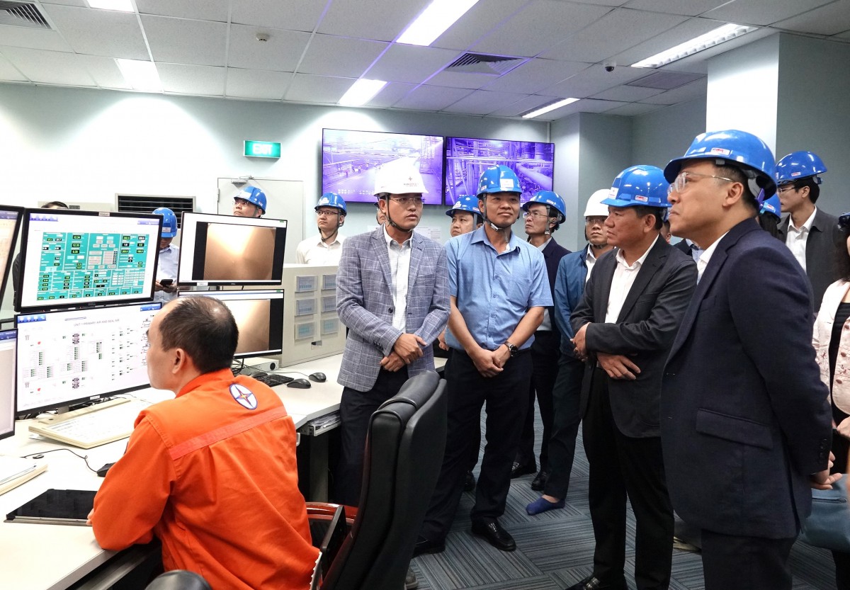 Thứ trưởng Nguyễn Hoàng Long làm việc tại Khu kinh tế Nghi Sơn