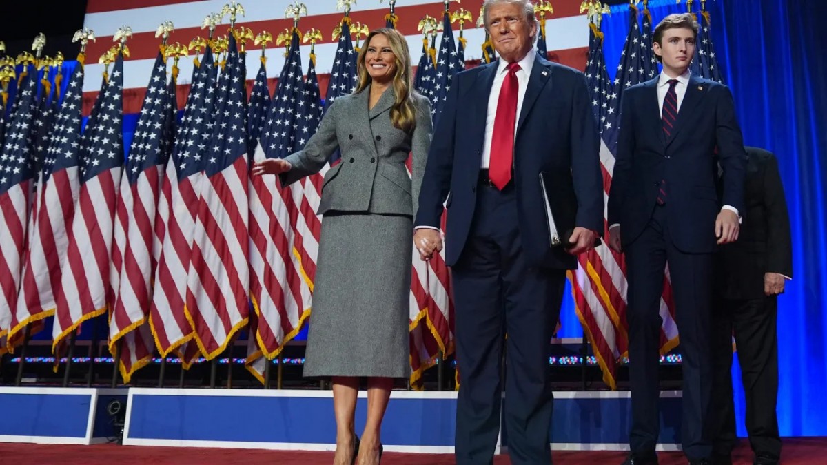 Ông Trump cùng vợ và con trai tại West Palm Beach, Florida Ông Trump cùng vợ và con trai tại West Palm Beach, Florida