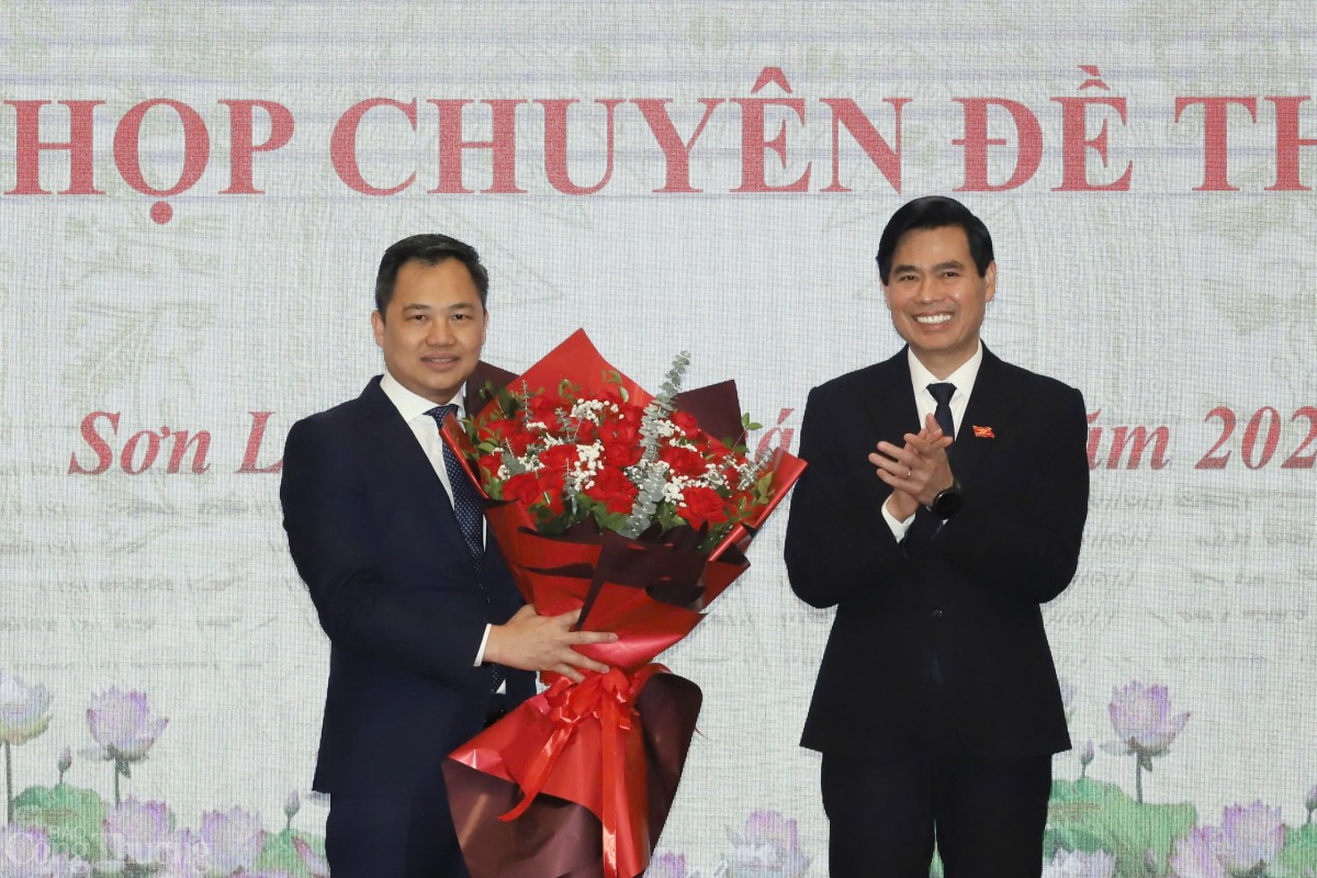 Nguyễn Đình Việt được bầu làm Chủ tịch Ủy ban nhân dân tỉnh Sơn La Nguyễn Đình Việt được bầu làm Chủ tịch Ủy ban nhân dân tỉnh Sơn La