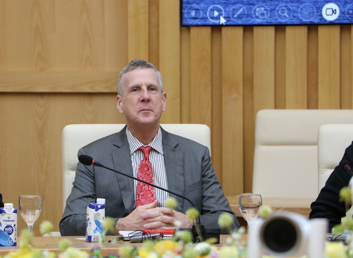 Thứ trưởng Nguyễn Hoàng Long làm việc với Hội đồng năng lượng gió toàn cầu (GWEC) Thứ trưởng Nguyễn Hoàng Long làm việc với Hội đồng năng lượng gió toàn cầu (GWEC)