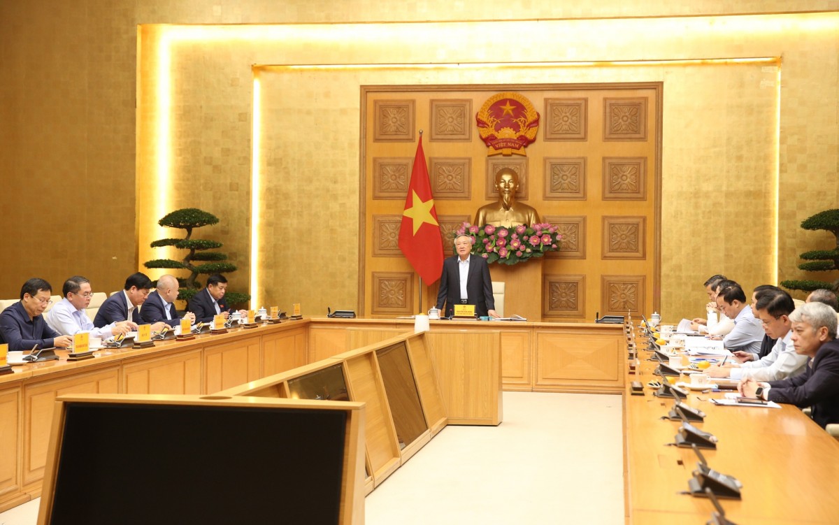 Phó Thủ tướng Thường trực Chính phủ Nguyễn Hòa Bình, Trưởng Ban Chỉ đạo về rà soát, tháo gỡ khó khăn, vướng mắc liên quan đến các dự án (Ban Chỉ đạo) chủ trì phiên họp thứ nhất của Ban Chỉ đạo. Phó Thủ tướng Thường trực Chính phủ Nguyễn Hòa Bình, Trưởng Ban Chỉ đạo về rà soát, tháo gỡ khó khăn, vướng mắc liên quan đến các dự án (Ban Chỉ đạo) chủ trì phiên họp thứ nhất của Ban Chỉ đạo.