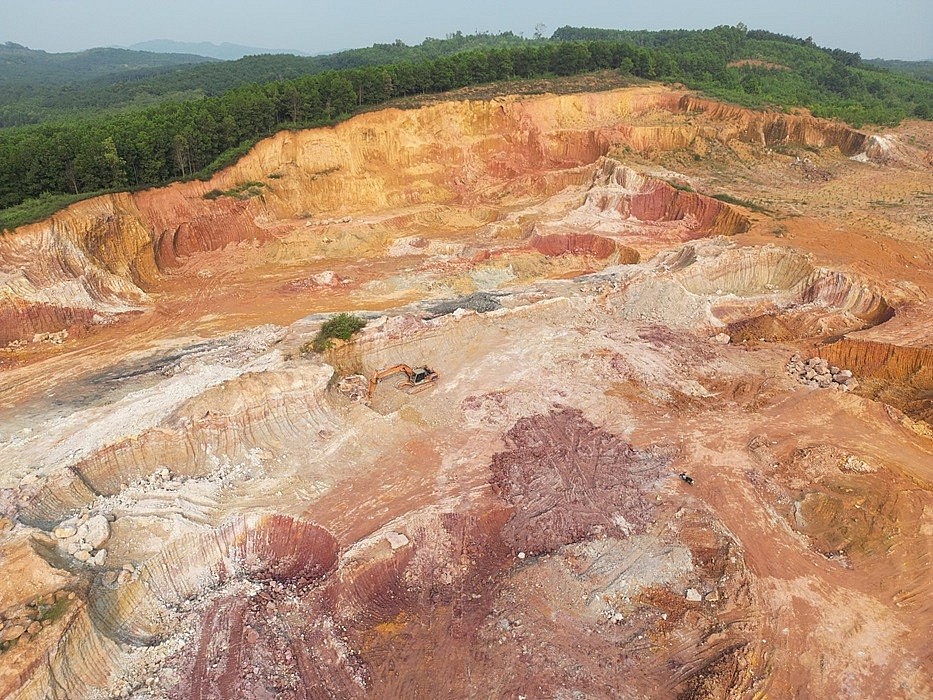 Vì sao Công ty Trường An Thanh Hóa trả lại Giấy phép khai thác khoáng sản và đóng cửa mỏ đất?