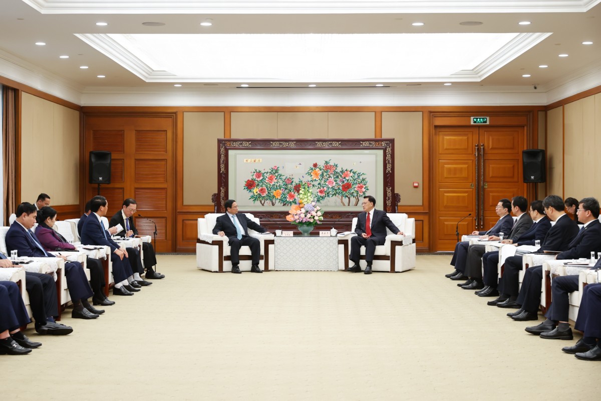 Bí thư Thành ủy Trùng Khánh Viên Gia Quân khẳng định Thành ủy, Chính quyền Trùng Khánh sẽ tạo điều kiện thuận lợi cho hoạt động của Tổng Lãnh sự quán Việt Nam tại Trùng Khánh - Ảnh: VGP/Nhật Bắc Bí thư Thành ủy Trùng Khánh Viên Gia Quân khẳng định Thành ủy, Chính quyền Trùng Khánh sẽ tạo điều kiện thuận lợi cho hoạt động của Tổng Lãnh sự quán Việt Nam tại Trùng Khánh - Ảnh: VGP/Nhật Bắc