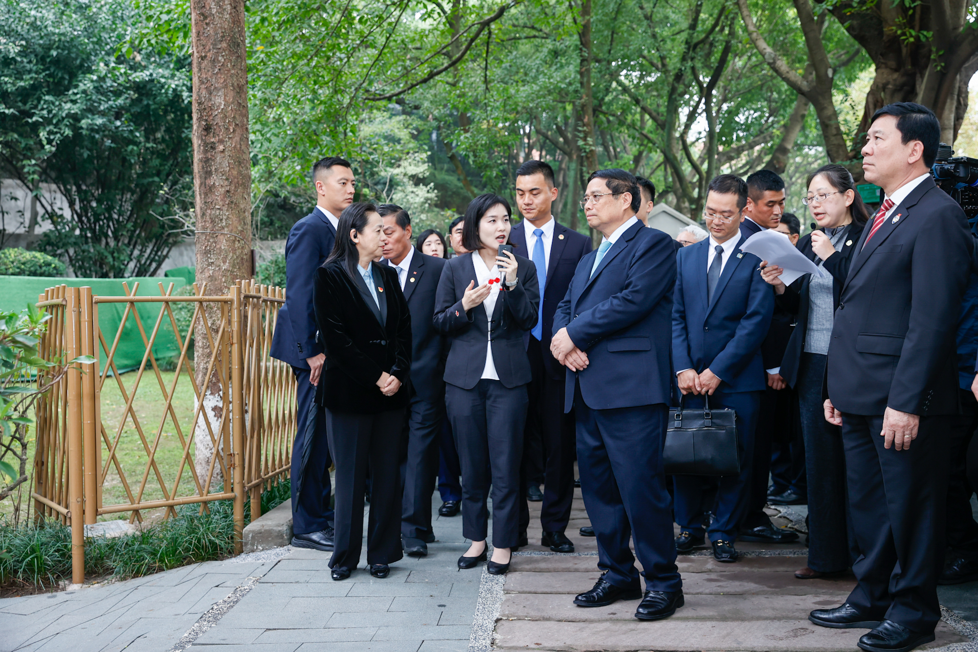 Thủ tướng thăm Nhà kỷ niệm Cách mạng Hồng Nham tại Trùng Khánh (Trung Quốc)- Ảnh 1. Thủ tướng thăm Nhà kỷ niệm Cách mạng Hồng Nham tại Trùng Khánh (Trung Quốc)- Ảnh 1.