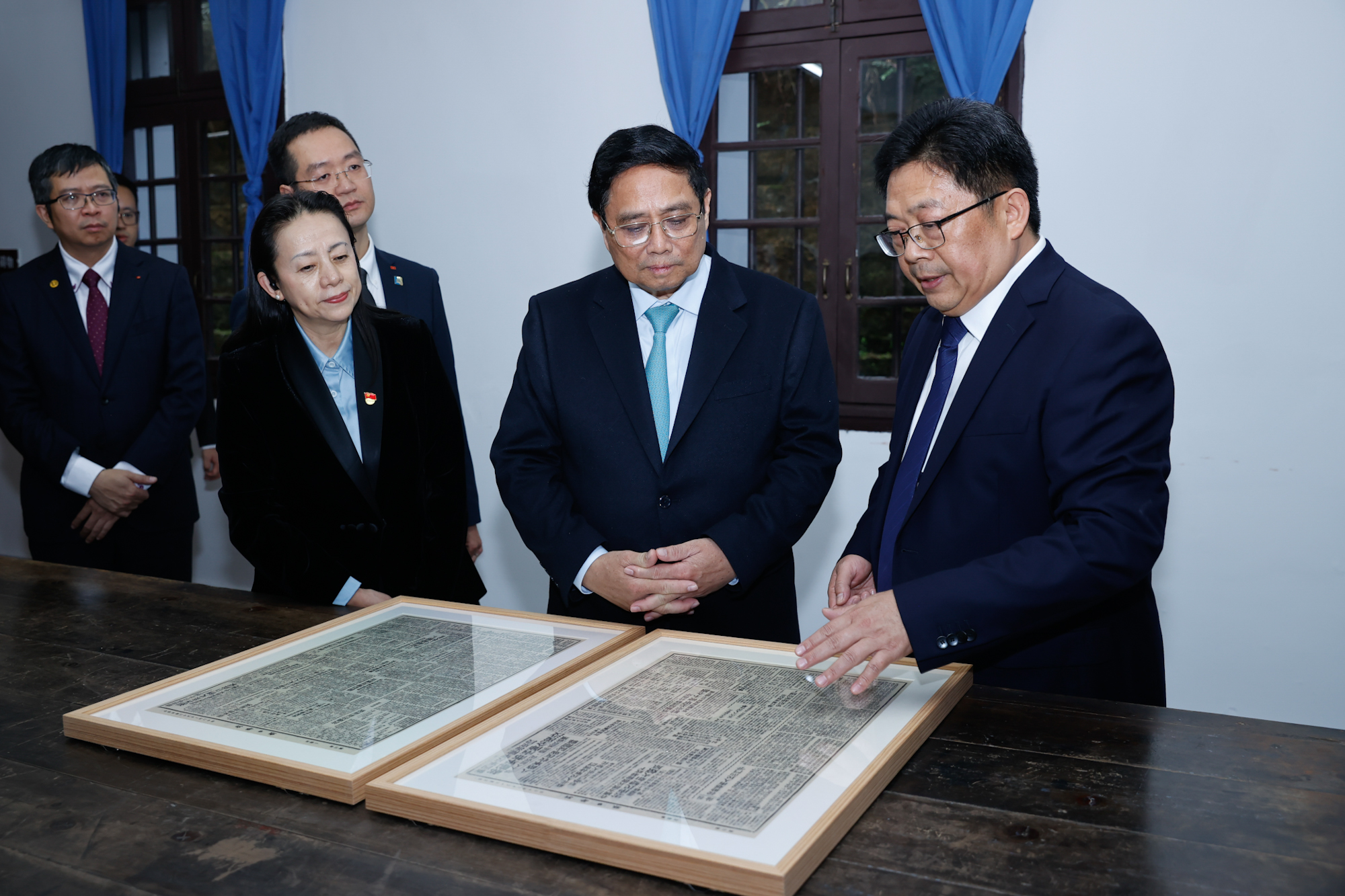 Thủ tướng thăm Nhà kỷ niệm Cách mạng Hồng Nham tại Trùng Khánh (Trung Quốc)- Ảnh 6. Thủ tướng thăm Nhà kỷ niệm Cách mạng Hồng Nham tại Trùng Khánh (Trung Quốc)- Ảnh 6.