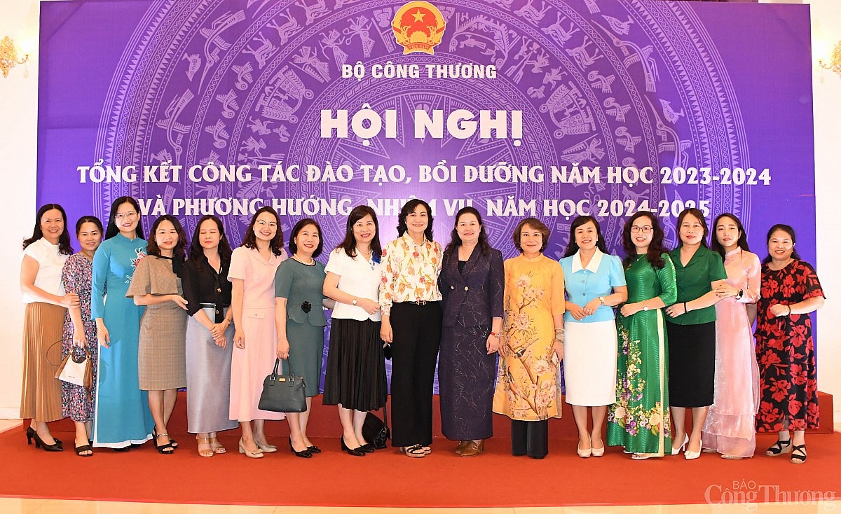 Bộ Công Thương tổ chức Hội nghị tổng kết công tác đào tạo, bồi dưỡng năm học 2024