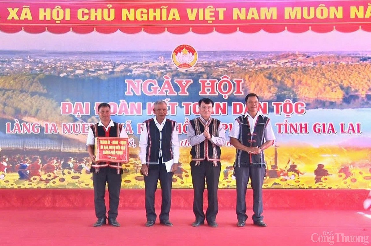 Phó Thủ tướng Thường trực Nguyễn Hoà Bình: Phát huy bản sắc, đưa Ia Nueng thành điểm sáng du lịch cộng đồng