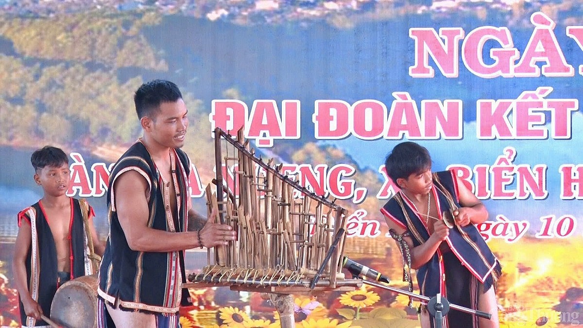 Phó Thủ tướng Thường trực Nguyễn Hoà Bình: Phát huy bản sắc, đưa Ia Nueng thành điểm sáng du lịch cộng đồng