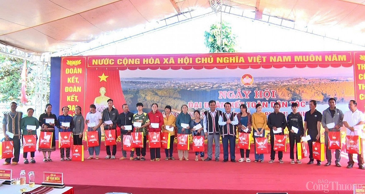 Phó Thủ tướng Thường trực Nguyễn Hoà Bình: Phát huy bản sắc, đưa Ia Nueng thành điểm sáng du lịch cộng đồng