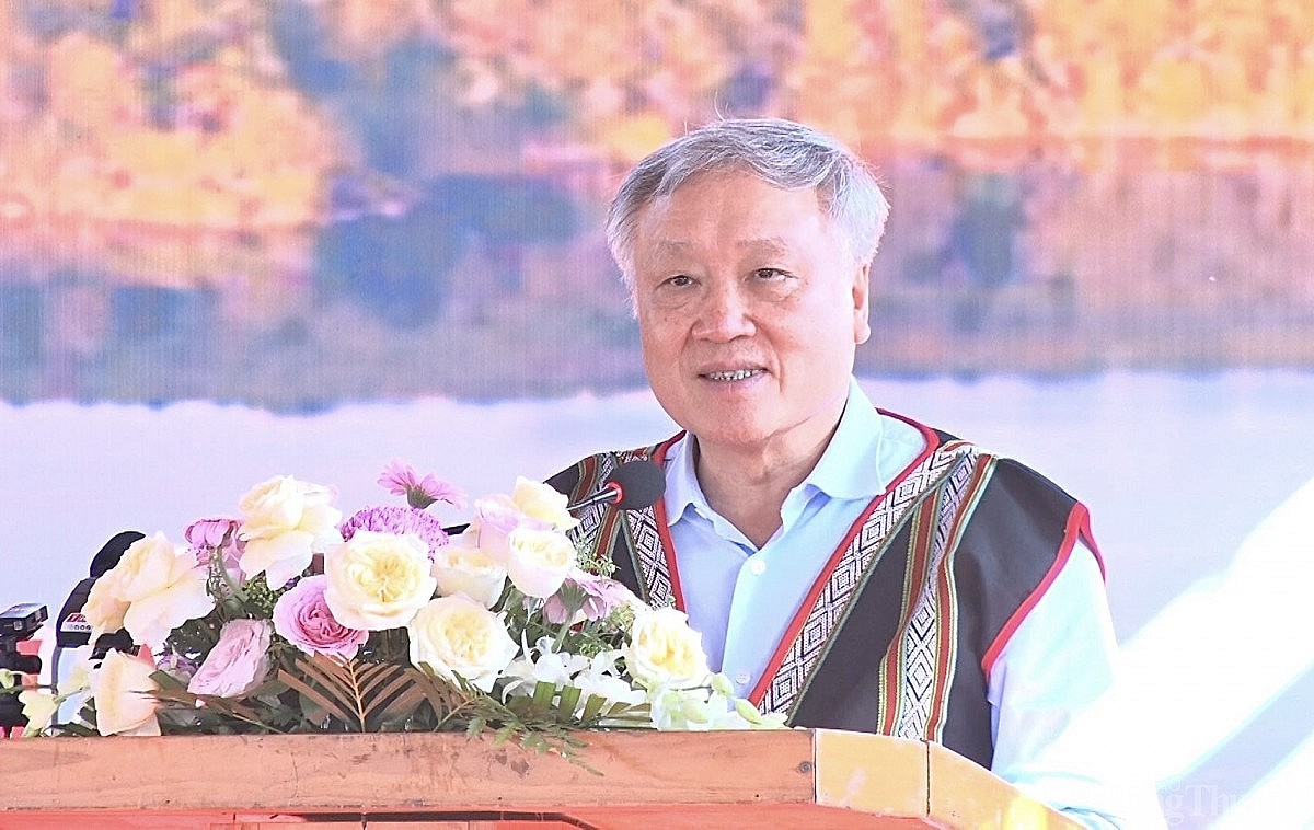 Phó Thủ tướng Thường trực Nguyễn Hoà Bình: Phát huy bản sắc, đưa Ia Nueng thành điểm sáng du lịch cộng đồng