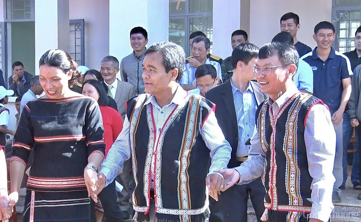 Phó Thủ tướng Thường trực Nguyễn Hoà Bình: Phát huy bản sắc, đưa Ia Nueng thành điểm sáng du lịch cộng đồng