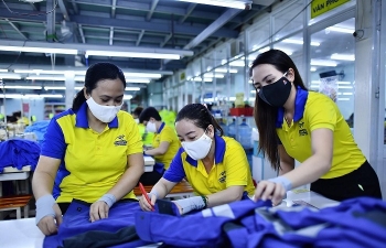 Doanh nghiệp da giày, dệt may thưởng Tết Nguyên đán 2025 ra sao?