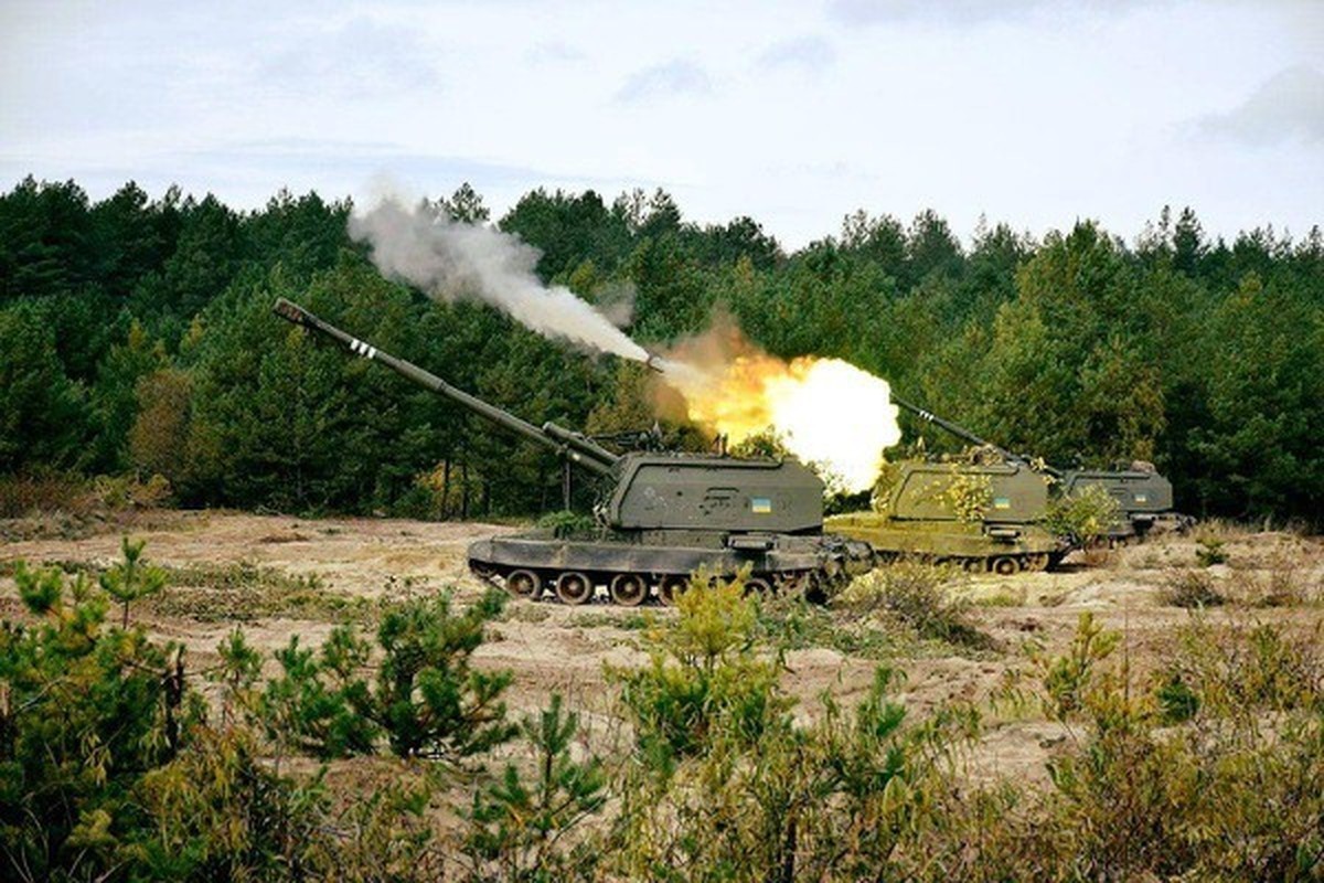 Quân đội Nga thường tiến hành pháo kích trước tiên vào các vị trí của Quân đội Ukraine. Sau khi pháo hỏa chuẩn bị, đủ làm “mềm chiến trường” Quân đội Nga thường tiến hành pháo kích trước tiên vào các vị trí của Quân đội Ukraine. Sau khi pháo hỏa chuẩn bị, đủ làm “mềm chiến trường”