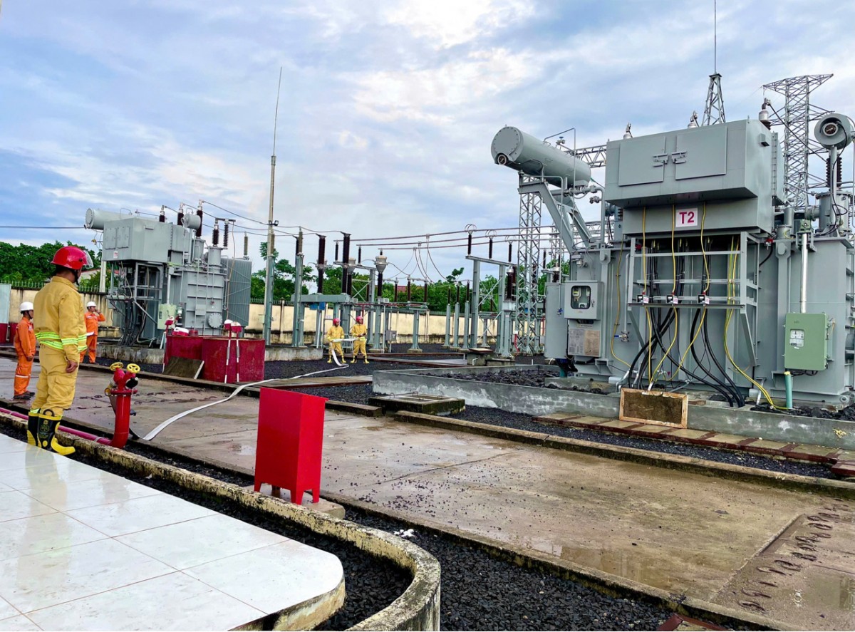 undefined Đóng điện đưa vào sử dụng trạm biến áp 110kV Krông Nô góp phần nâng cao chất lượng điện năng phục vụ phát triển kinh tế địa phương