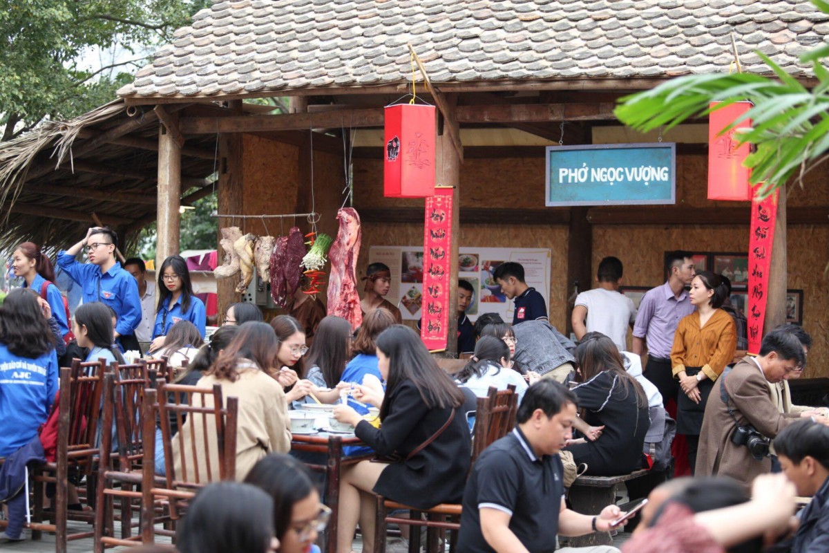 Hà Nội nên có thêm Phố “Hàng Phở” hoặc Phố “Phở Gánh” Hà Nội nên có thêm Phố “Hàng Phở” hoặc Phố “Phở Gánh”