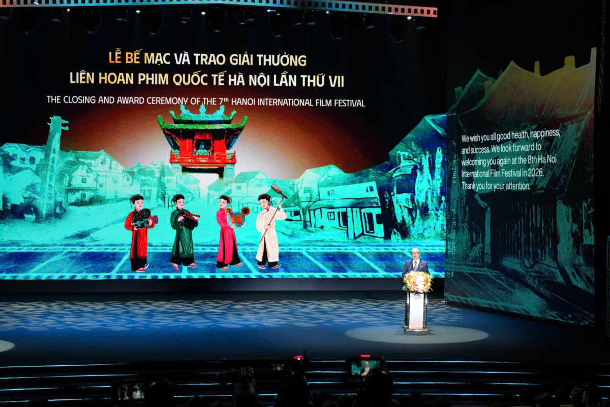 "Đào, phở và piano" giúp NSƯT Phi Tiến Sơn lọt top đạo diễn xuất sắc "Đào, phở và piano" giúp NSƯT Phi Tiến Sơn lọt top đạo diễn xuất sắc