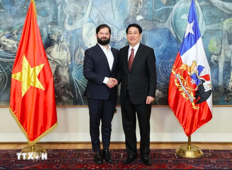 Chủ tịch nước Lương Cường hội đàm với Tổng thống Chile Gabriel Boric Font Chủ tịch nước Lương Cường hội đàm với Tổng thống Chile Gabriel Boric Font