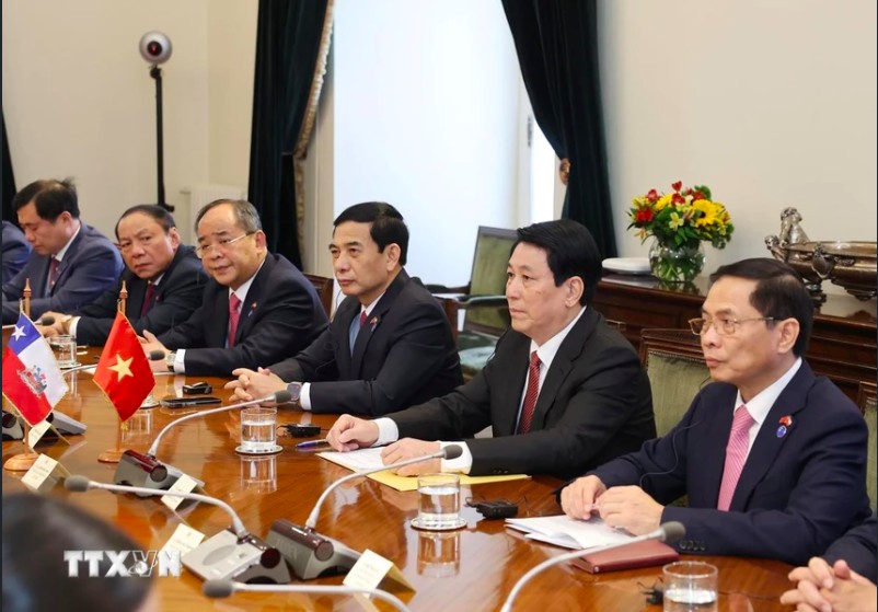 Chủ tịch nước Lương Cường hội đàm với Tổng thống Chile Gabriel Boric Font Chủ tịch nước Lương Cường hội đàm với Tổng thống Chile Gabriel Boric Font