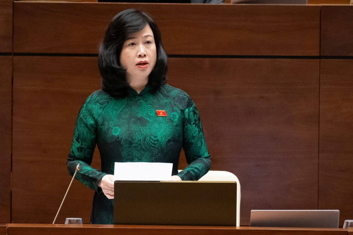 Bộ trưởng Bộ Y tế Đào Hồng Lan trả lời chất vấn Bộ trưởng Bộ Y tế Đào Hồng Lan trả lời chất vấn