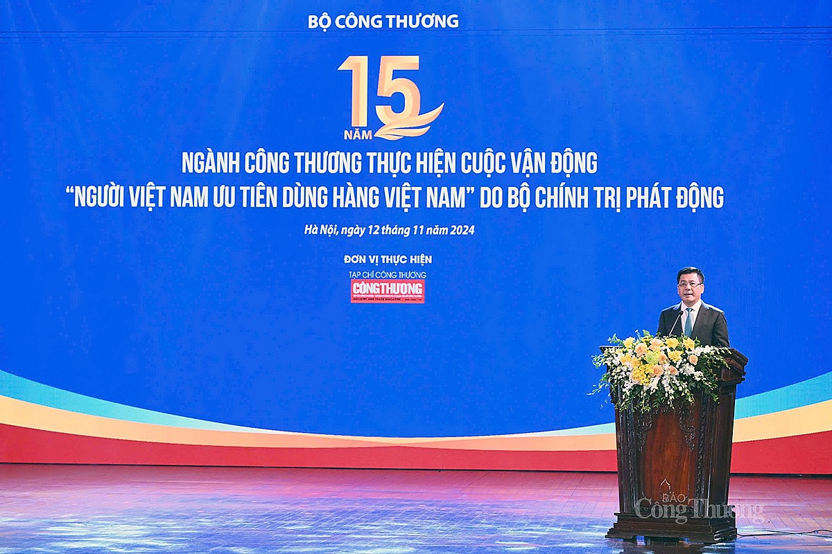 Bộ trưởng Bộ Công Thương Nguyễn Hồng Diên phát biểu khai mạc tại sự kiện Bộ trưởng Bộ Công Thương Nguyễn Hồng Diên phát biểu khai mạc tại sự kiện