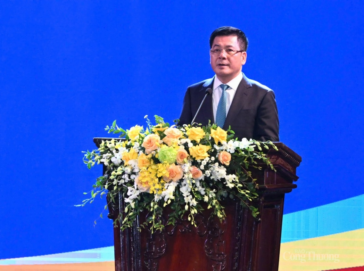 Gala 15 năm ngành Công Thương thực hiện Cuộc vận động Người Việt Nam ưu tiên dùng hàng Việt Nam Gala 15 năm ngành Công Thương thực hiện Cuộc vận động Người Việt Nam ưu tiên dùng hàng Việt Nam