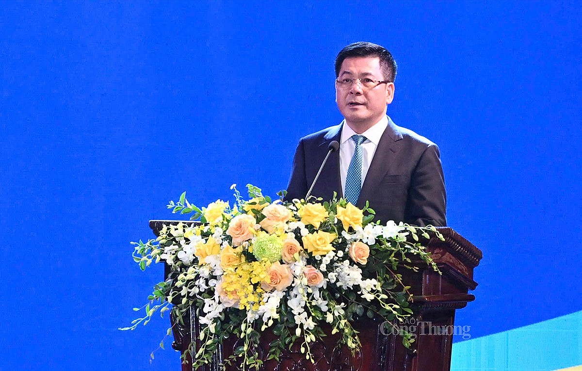 Bộ trưởng Bộ Công Thương Nguyễn Hồng Diên phát biểu khai mạc tại sự kiện Bộ trưởng Bộ Công Thương Nguyễn Hồng Diên phát biểu khai mạc tại sự kiện